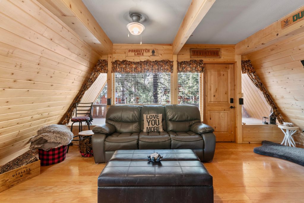 Photo of 880 E Ridge DR, Duck Creek Village, UT 84762 (MLS # 112505)
