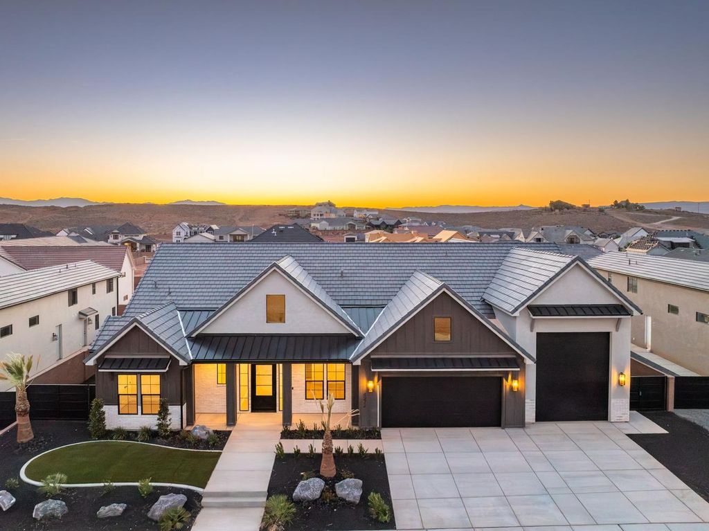 Photo of 4972 S LAKEFRONT Place, Washington, UT 84780 (MLS # 114768)