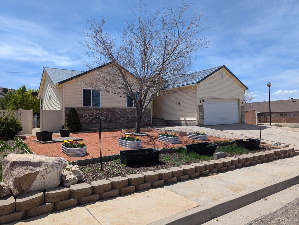 Photo of 359 W 1500 N, Cedar City, UT 84721 (MLS # 112751)