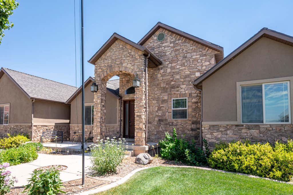 Photo of 680 E 5020 N, Enoch, UT 84721 (MLS # 116851)