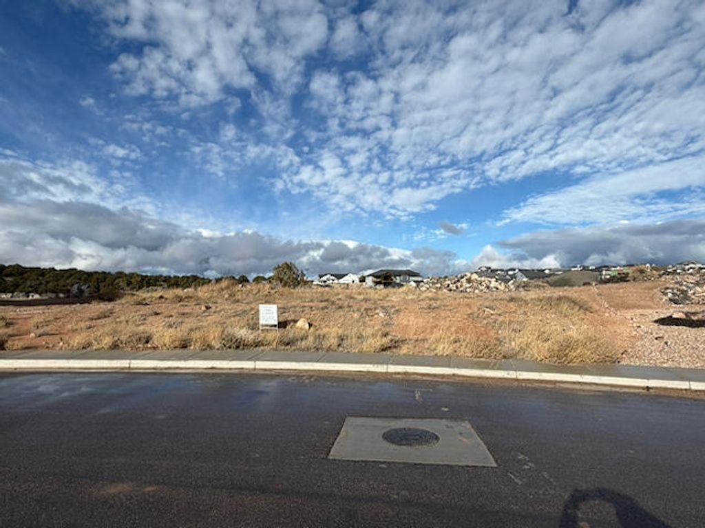 Photo of 2162 S Bluff Drive DR, Cedar City, UT 84720 (MLS # 114244)
