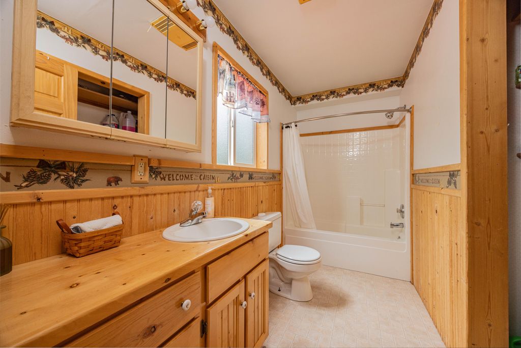 Photo of 270 E Whispering Pines DR, Duck Creek Village, UT 84762 (MLS # 114675)