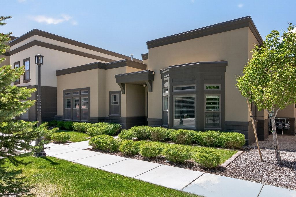 Photo of 908 S Lincoln Ave #1, Cedar City, UT 84720 (MLS # 115911)