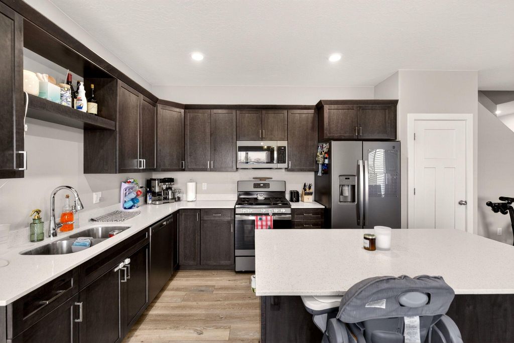 Photo of 3128 W 1700 N #b, Cedar City, UT 84721 (MLS # 114488)