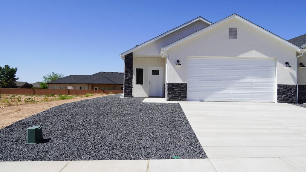 Photo of 124 W 2725 N, Cedar City, UT 84721 (MLS # 112317)