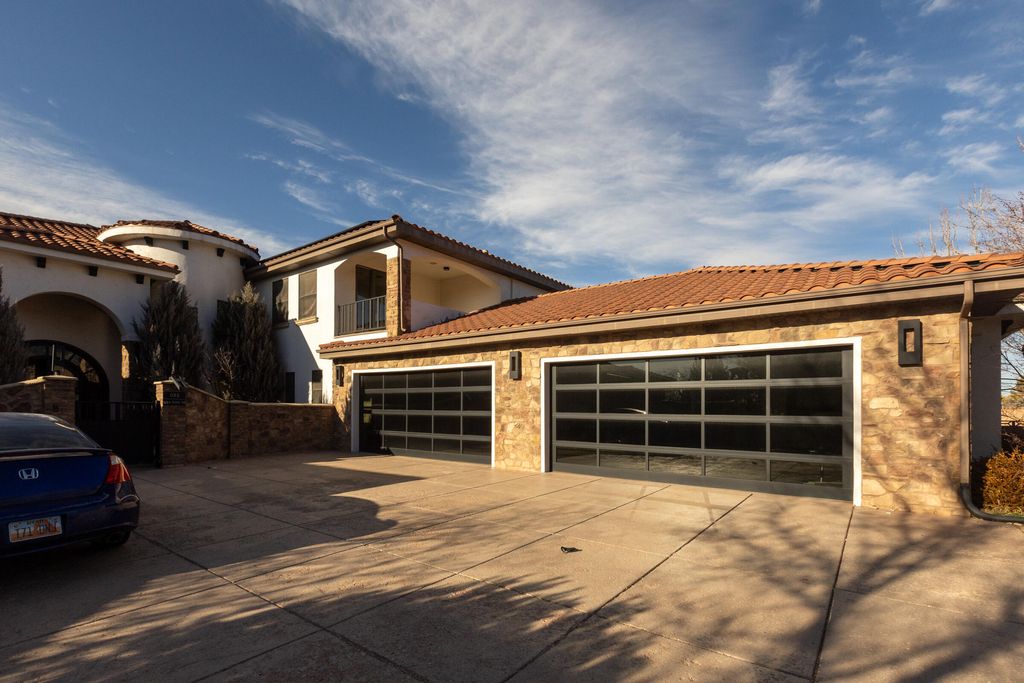Photo of 617 S Cove Dr #1, Cedar City, UT 84720 (MLS # 114878)
