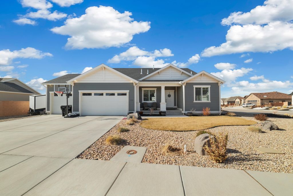 Photo of 330 S Sherratt DR, Cedar City, UT 84720 (MLS # 114978)
