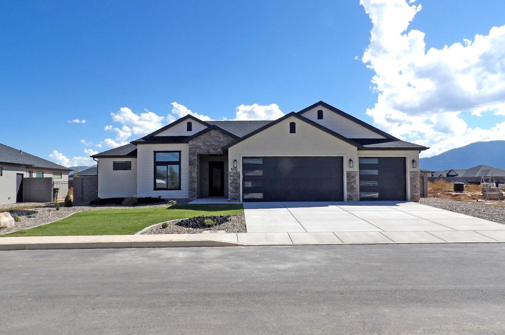 Photo of 1042 N Reese ST, Cedar City, UT 84721 (MLS # 111198)