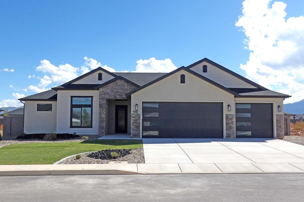 Photo of 1042 N Reese ST, Cedar City, UT 84721 (MLS # 111198)