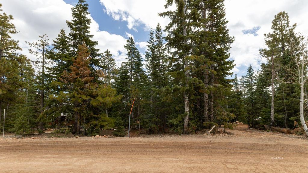 Photo of 4290 N Cedar Mountain DR, Duck Creek Village, UT 84762 (MLS # 115567)