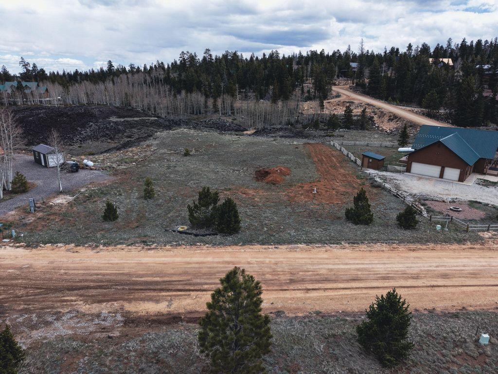 Photo of 4140 N Butch Cassidy LN N, Duck Creek Village, UT 84762 (MLS # 116029)