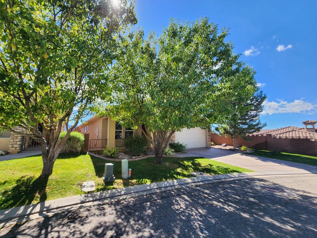 Photo of 2445 W Crescent Heights DR S, Cedar City, UT 84720 (MLS # 115931)