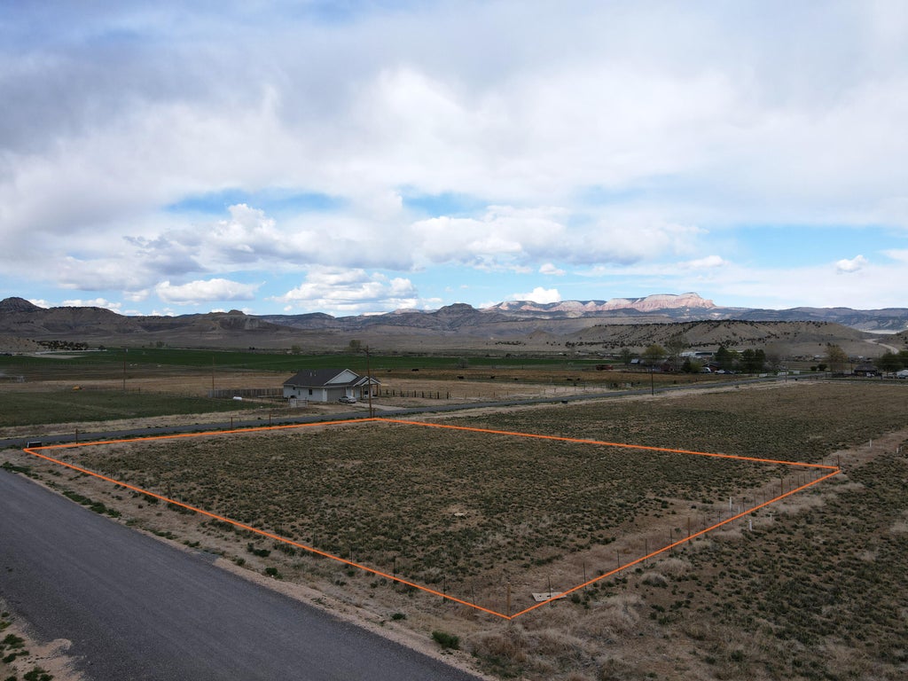 Photo of 330 330 E Center, Tropic, UT 84776 (MLS # 116643)