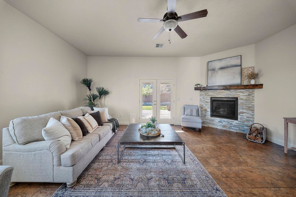 Photo of 1907 N Creek Side CT, Washington, UT 84780 (MLS # 115251)