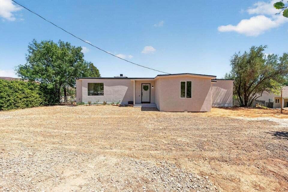 Photo of 330 N Main ST, Leeds, UT 84746 (MLS # 117762)
