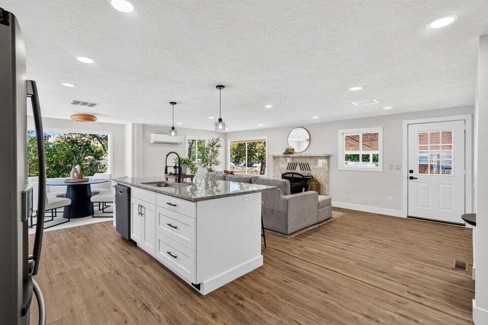 Photo of 330 N Main ST, Leeds, UT 84746 (MLS # 117762)