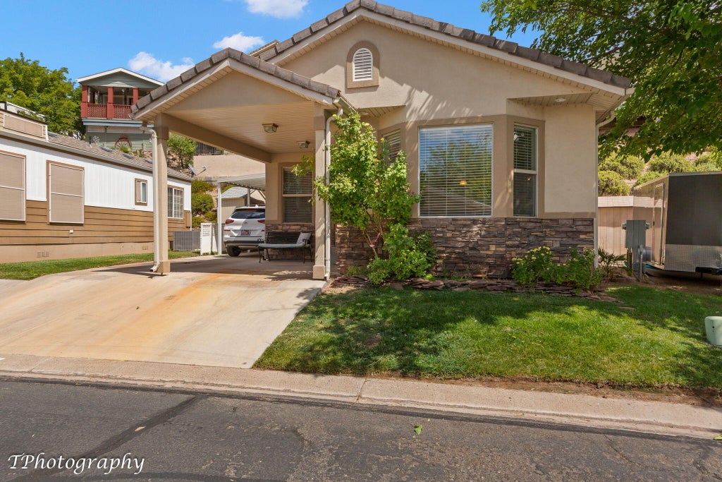 Photo of 107 Overlook LN, Hurricane, UT 84737 (MLS # 117188)