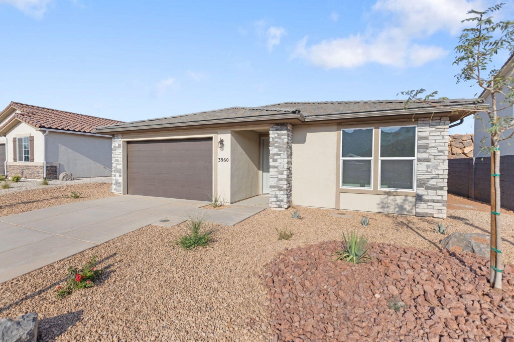 Photo of 3960 S 2160 W, Hurricane, UT 84737 (MLS # 117857)
