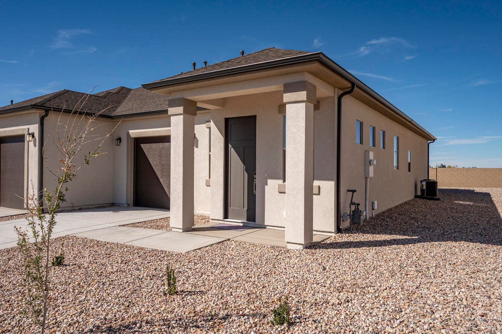 Photo of 3068 W Runway DR, Cedar City, UT 84721 (MLS # 118442)