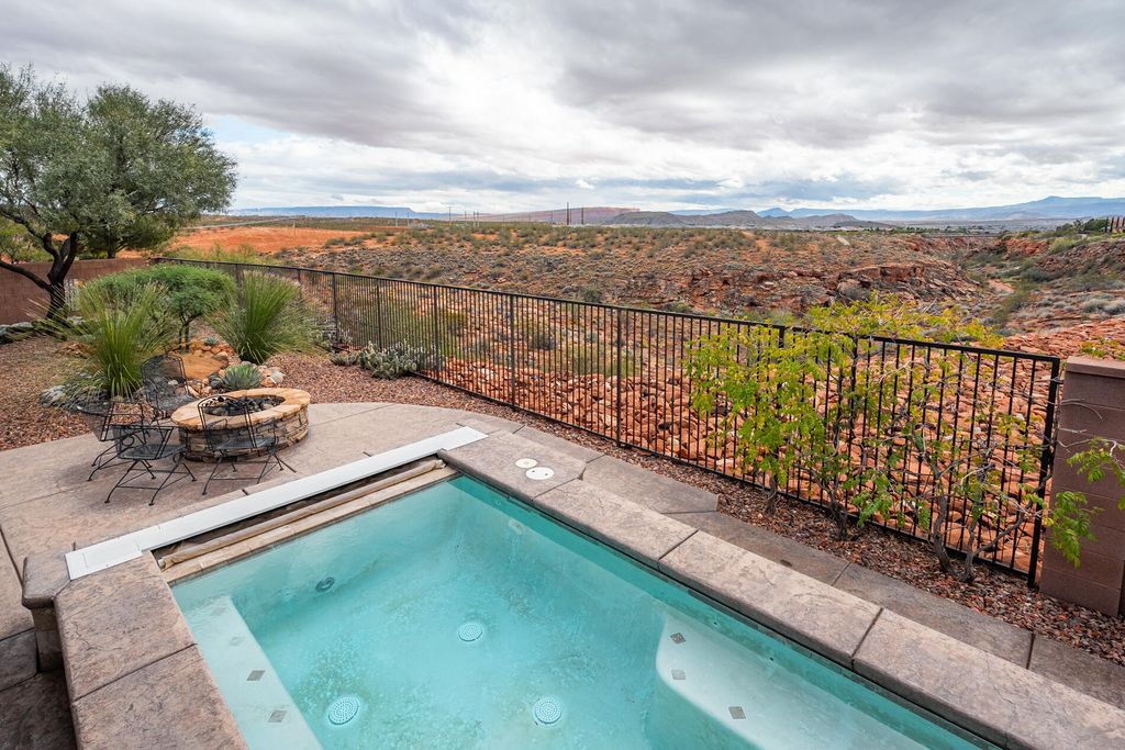 Photo of 581 W 1660 N, Washington, UT 84780 (MLS # 113570)