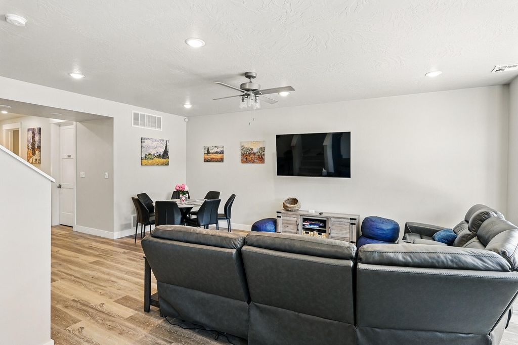 Photo of 899 S Lincoln Ave #3, Cedar City, UT 84720 (MLS # 111599)