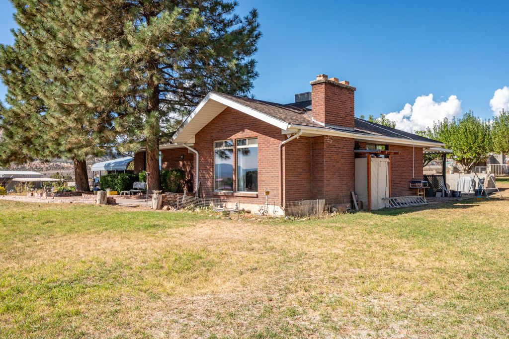 Photo of 1140 S Center Street ( 90 W 1150 S) St, Escalante, UT 84726 (MLS # 113302)