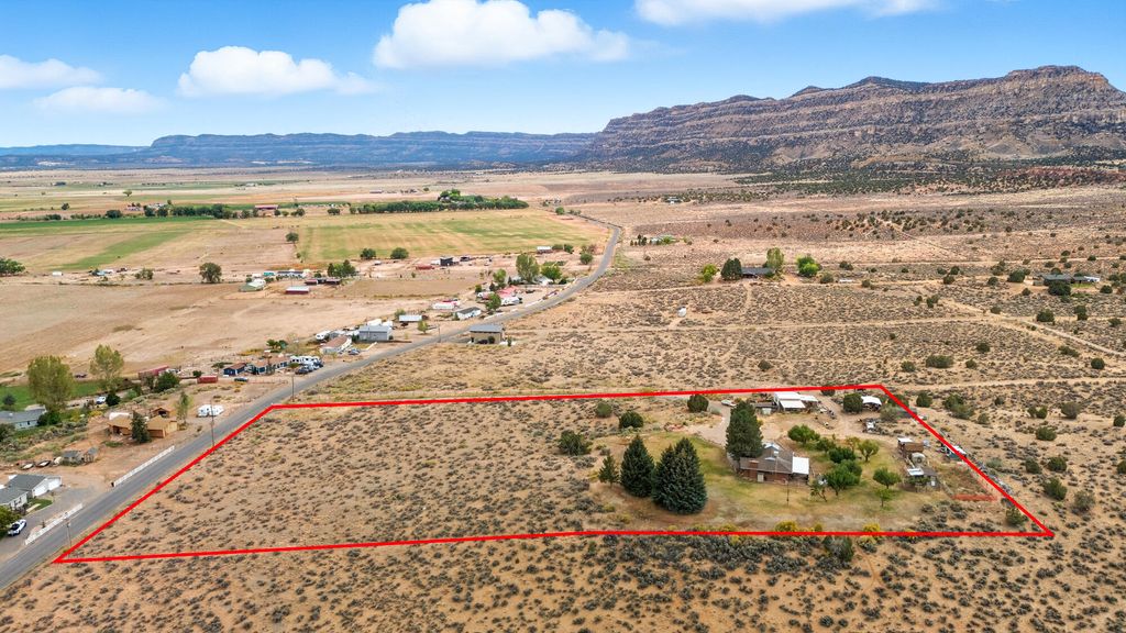Photo of 1140 S Center Street ( 90 W 1150 S) St, Escalante, UT 84726 (MLS # 113302)