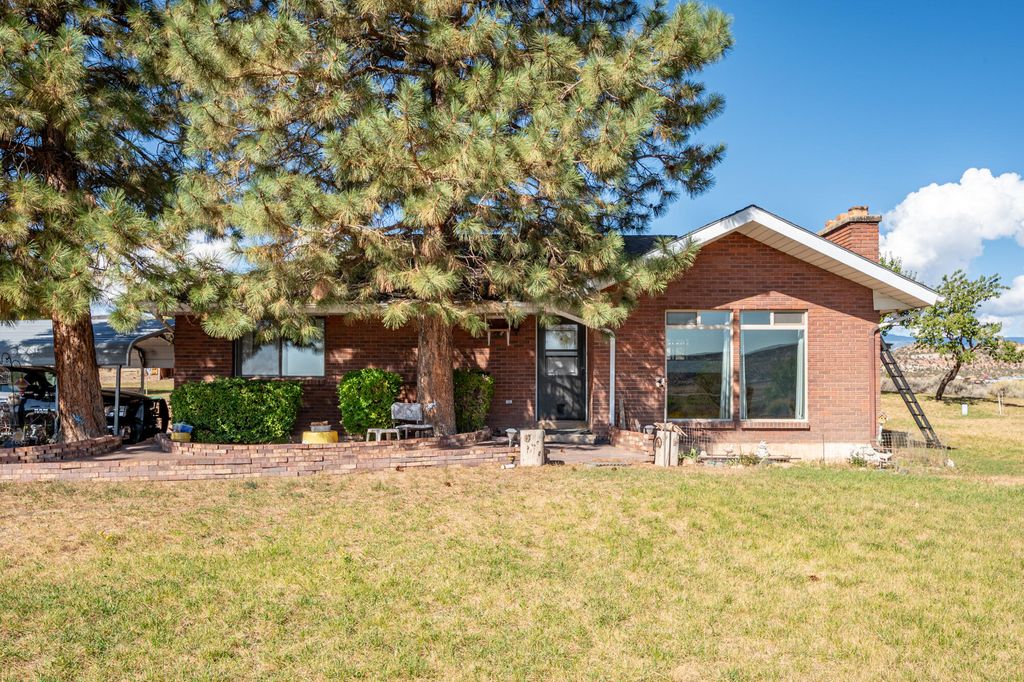 Photo of 1140 S Center Street ( 90 W 1150 S) St, Escalante, UT 84726 (MLS # 113302)
