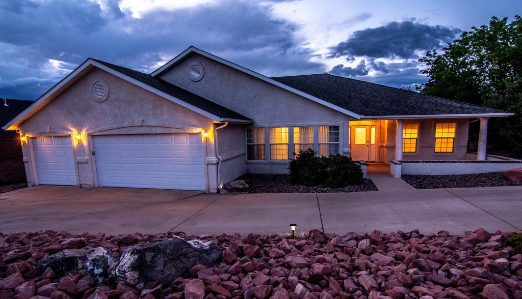 Photo of 2176 W Heather LN, Cedar City, UT 84720 (MLS # 111719)