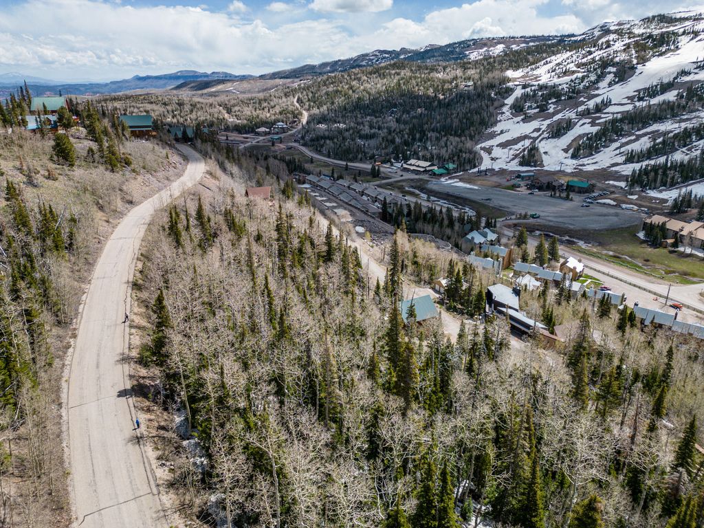 Photo of 395 W Eagles Roost St #(Woodbridge 60), Brian Head, UT 84719 (MLS # 110214)