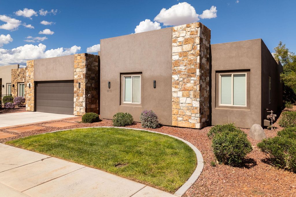 Photo of 3271 S Retreat DR, Hurricane, UT 84737 (MLS # 113017)