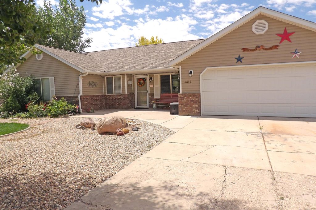 Photo of 4355 N Maple LN, Enoch, UT 84721 (MLS # 112748)