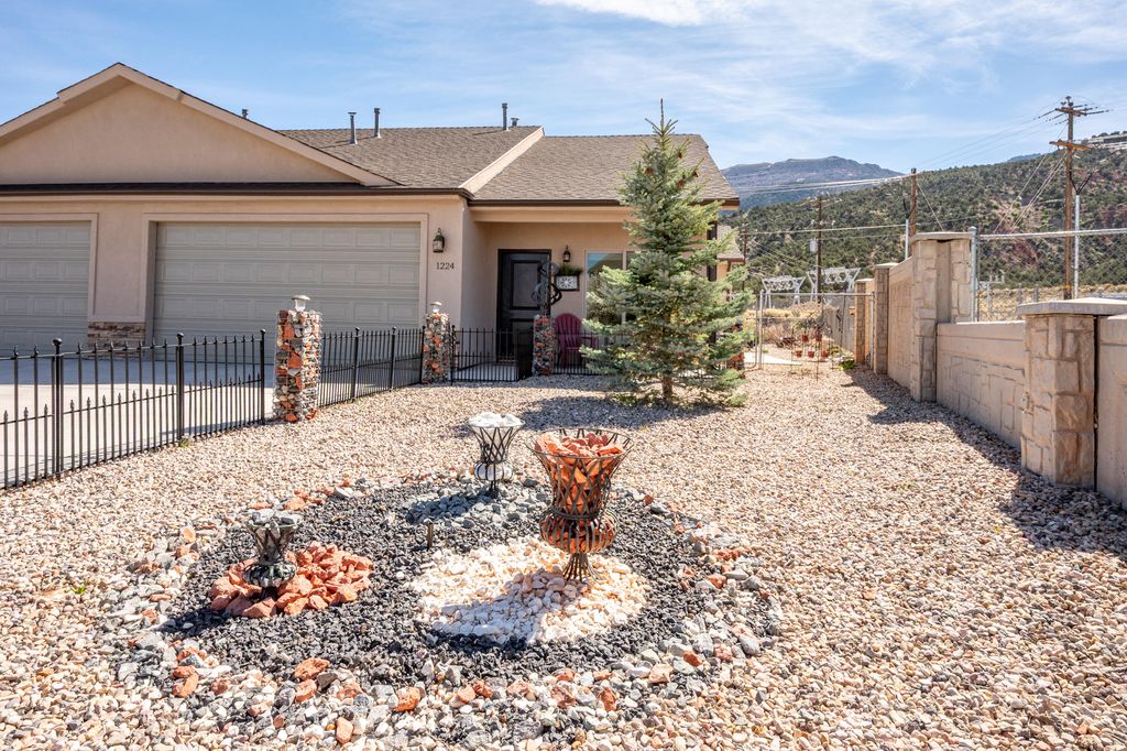 Photo of 1224 S Bristlecone DR, Cedar City, UT 84720 (MLS # 115633)