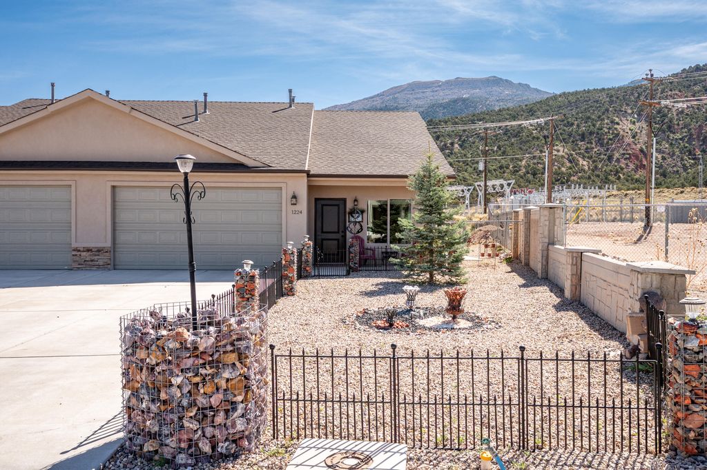 Photo of 1224 S Bristlecone DR, Cedar City, UT 84720 (MLS # 115633)