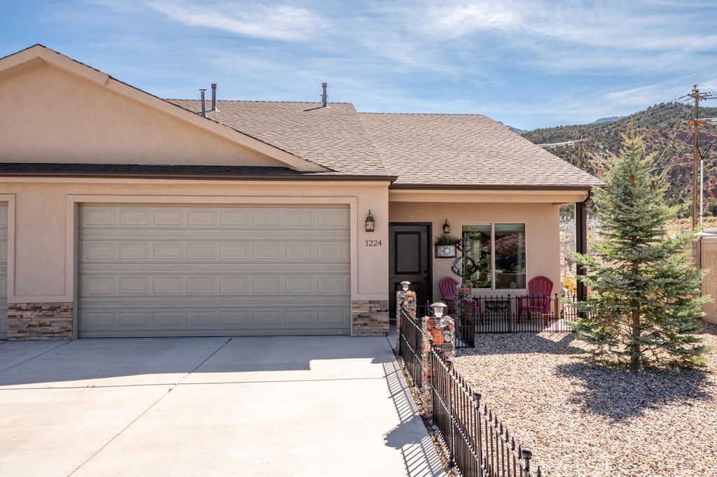 Photo of 1224 S Bristlecone DR, Cedar City, UT 84720 (MLS # 115633)