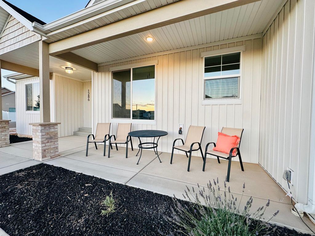 Photo of 1286 N 3625 W CIR, Cedar City, UT 84721 (MLS # 111233)