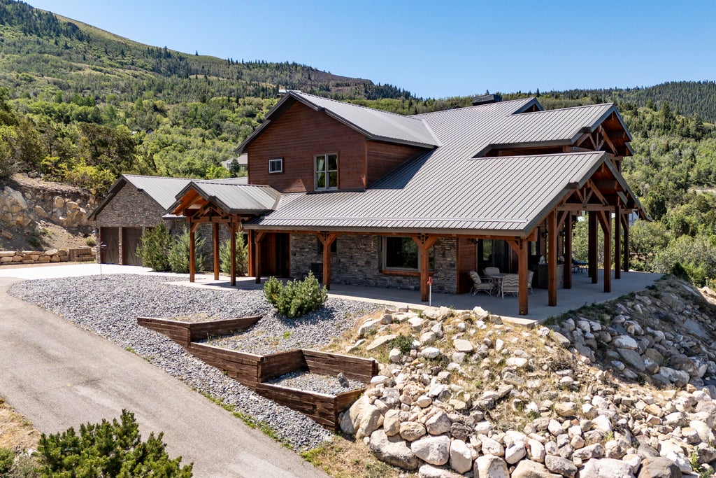 Photo of 982 E High Cedar Highlands DR Dr, Cedar City, UT 84720 (MLS # 116875)