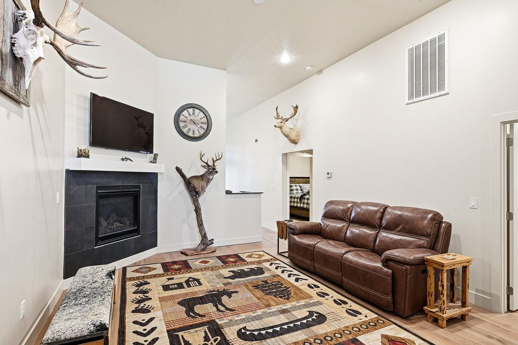 Photo of 922 S 25 W, Cedar City, UT 84720 (MLS # 114145)