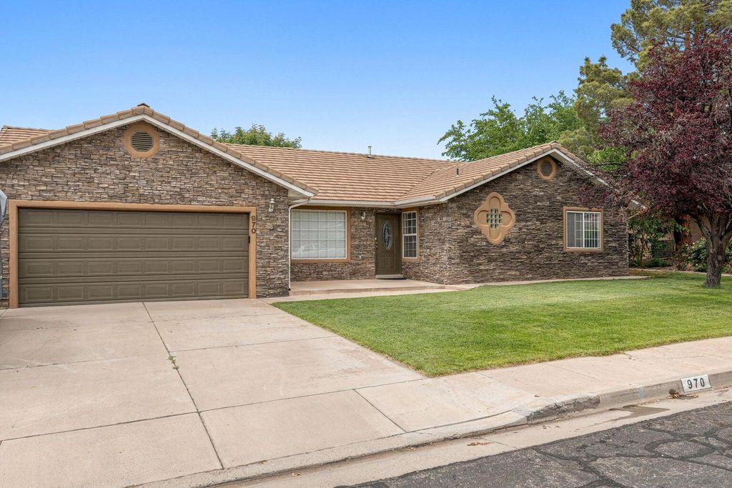Photo of 970 S 660 E, Saint George, UT 84790 (MLS # 115922)