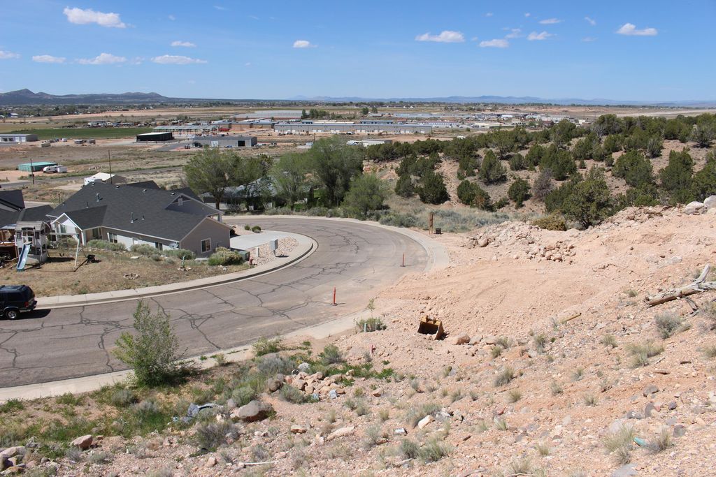 Photo of 3277 W Cimarron CIR, Cedar City, UT 84720 (MLS # 116210)