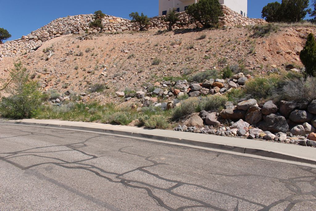 Photo of 3277 W Cimarron CIR, Cedar City, UT 84720 (MLS # 116210)