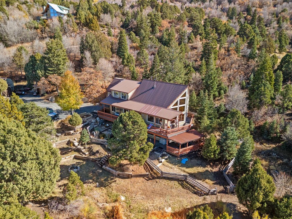 Photo of 934 E Cedar Highlands DR, Cedar City, UT 84720 (MLS # 113632)