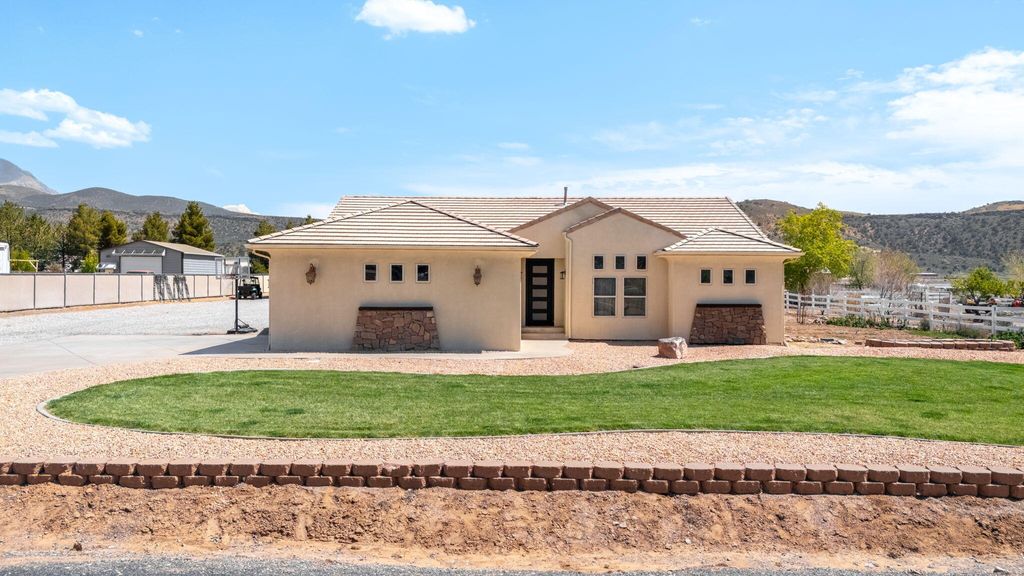 Photo of 7776 N Wagon RD W, Saint George, UT 84770 (MLS # 115728)
