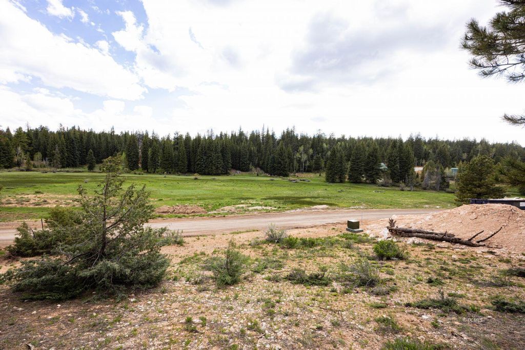 Photo of 910 N Harris Spring RD, Duck Creek Village, UT 84762 (MLS # 110747)