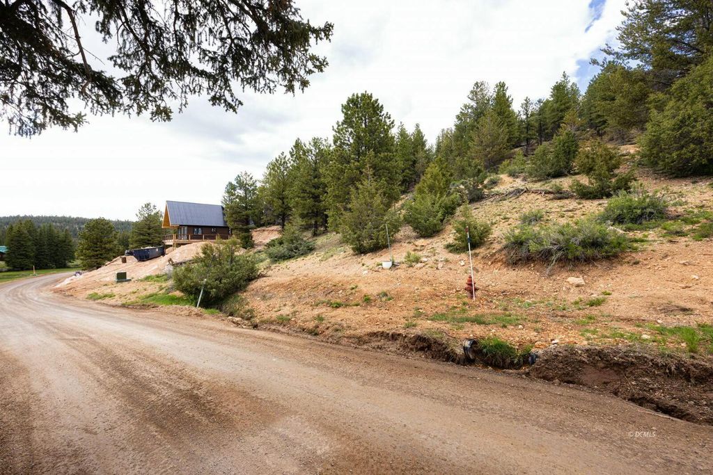 Photo of 910 N Harris Spring RD, Duck Creek Village, UT 84762 (MLS # 110747)