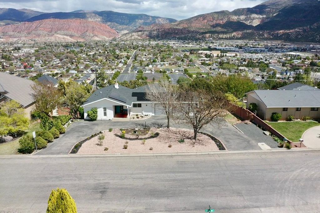 Photo of 539 S Ridge RD, Cedar City, UT 84720 (MLS # 116028)