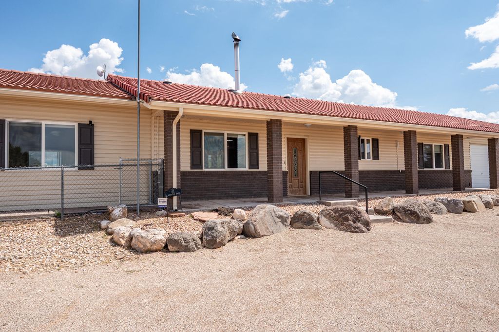 Photo of 170 S Kingsbury DR, Cedar City, UT 84720 (MLS # 112853)
