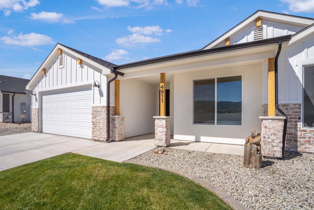 Photo of 4911 N 10 E, Enoch, UT 84721 (MLS # 115781)