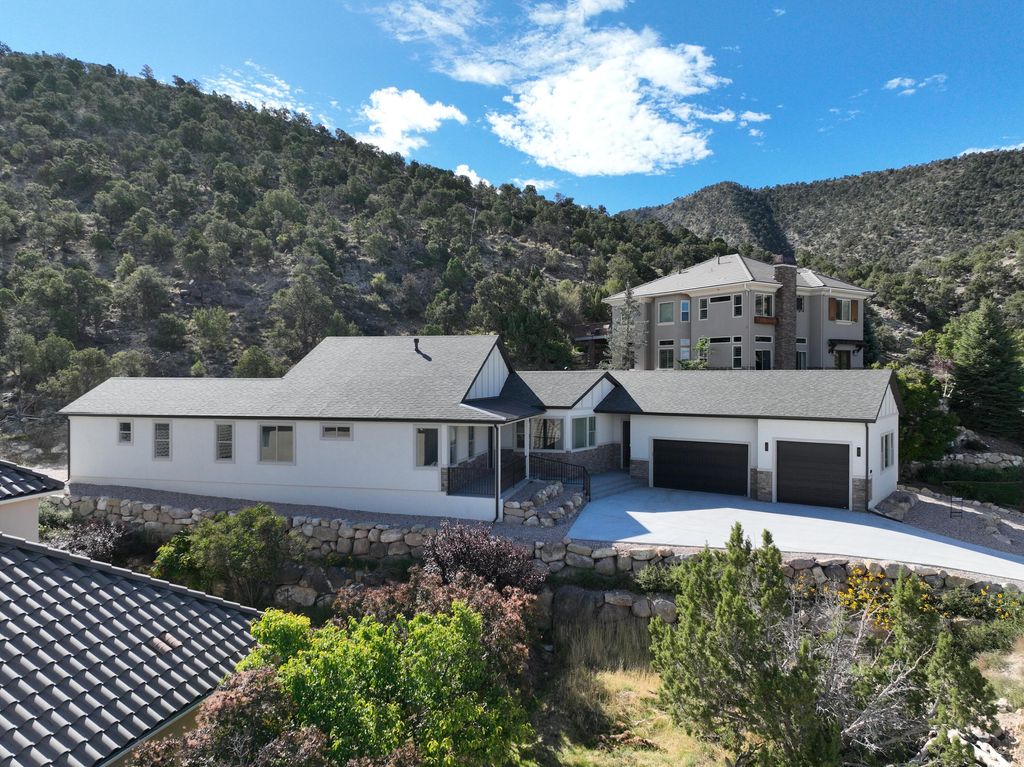 Photo of 1824 N Splinter Wood LN, Cedar City, UT 84721 (MLS # 113288)