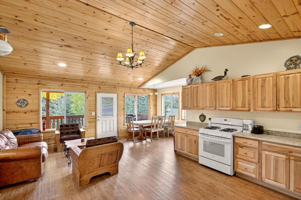 Photo of 75 S Quakie Place, Duck Creek Village, UT 84762 (MLS # 113474)